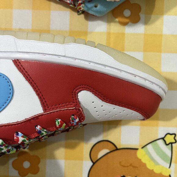 Nike SB Red Sneakers - Picture 2 of 6